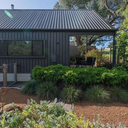 Margaret River Bungalow-1-Street - Pet Friendly المظهر الخارجي الصورة