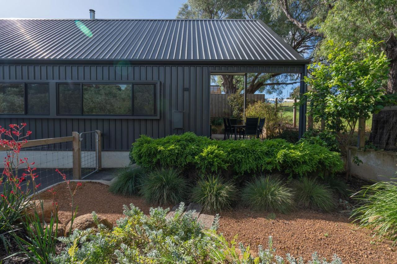 Margaret River Bungalow-1-Street - Pet Friendly المظهر الخارجي الصورة